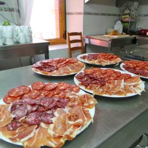 Comida casera en el campamento