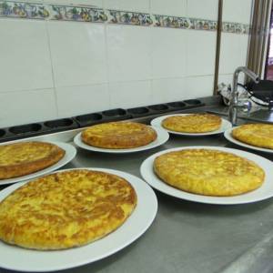 Comida casera en el campamento