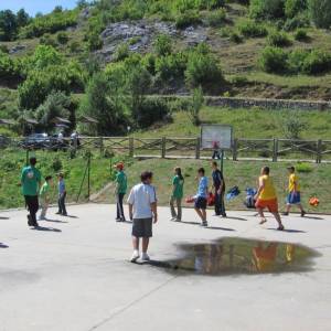 campamento de baloncesto