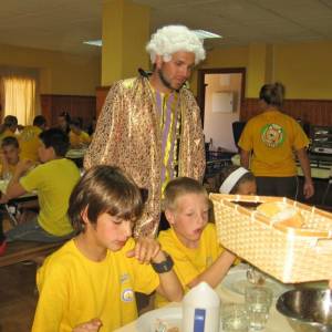 Cena en el campamento comida casera