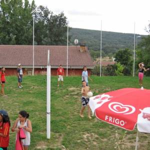 Volleyball en el campamento