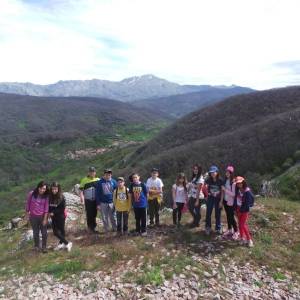Segundo día de campamento - conocemos al nuevo cole que llega