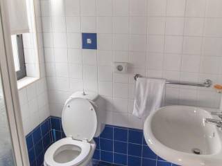 Baño apartamento Buckingham