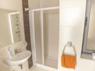 Baño apartamento Roulette Malta