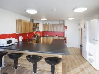 Cocina equipada en residencia CB1, Cambridge