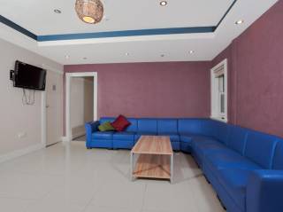 Lounge con TV