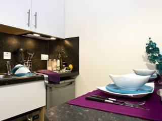 Residencia con cocina equipada